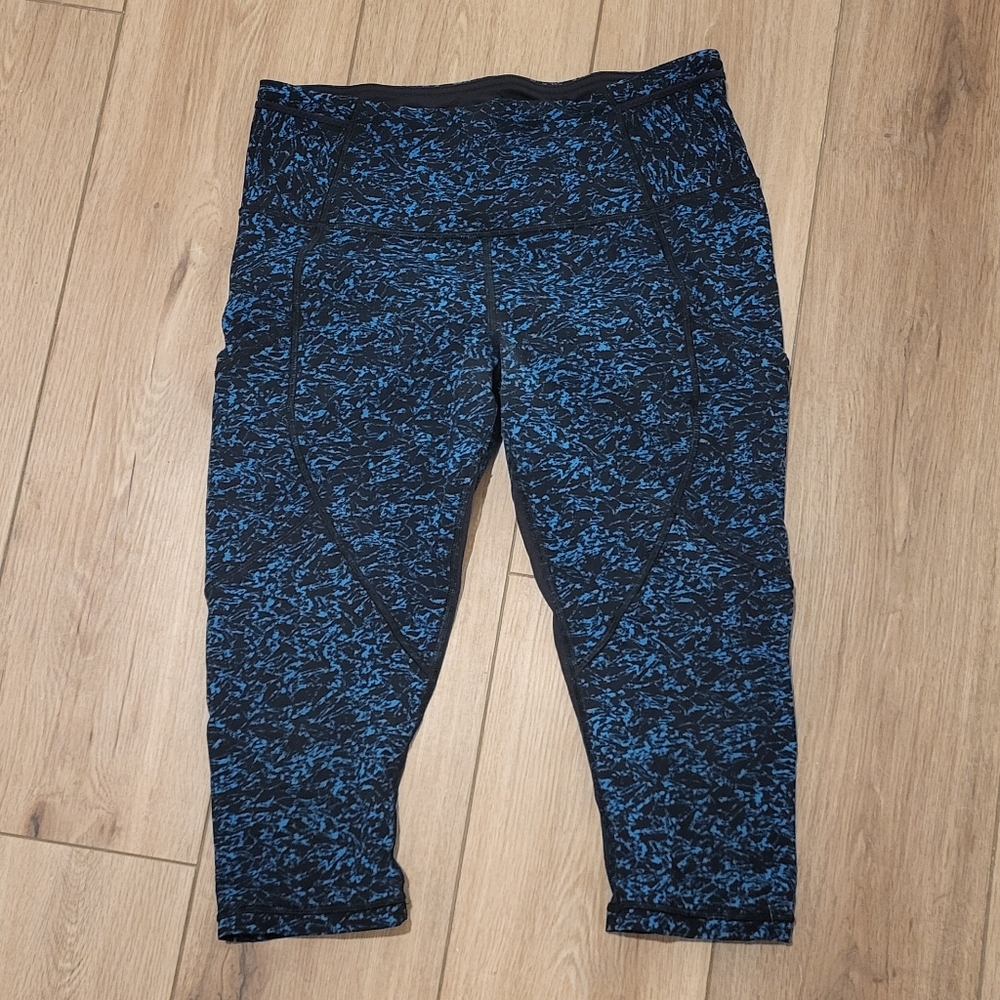 Lululemon Outrun 17" CropIced Wave Capri Black / Black - Picture 7 of 7